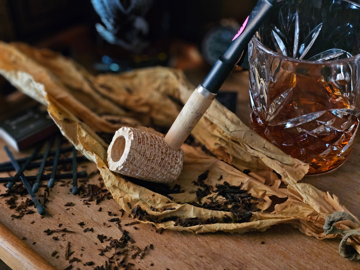 Missouri Meerschaum Corn Cob Pipe – Classic American Tradition